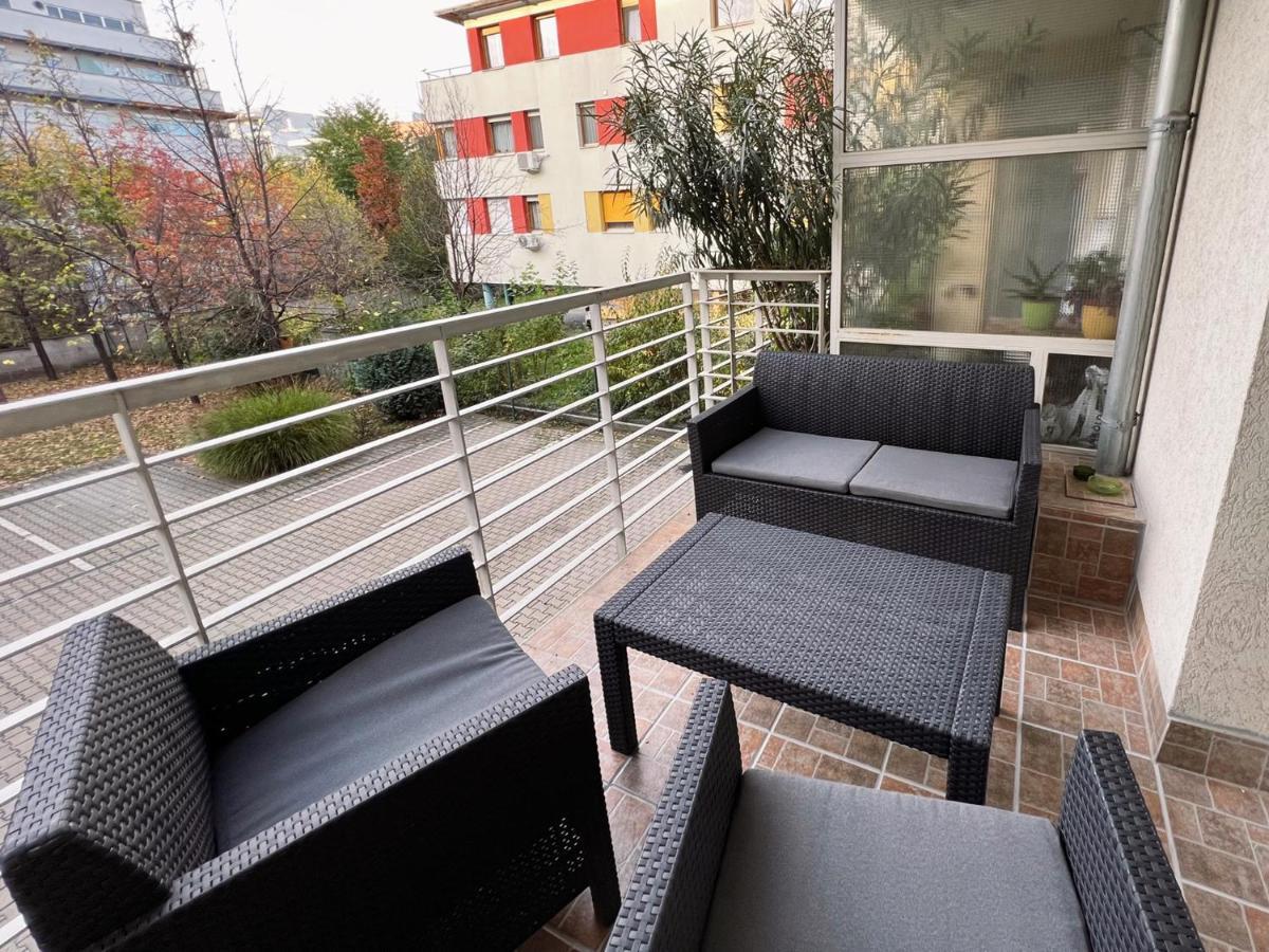 Center Budget Apartment Inside Free Parking Self Check-In Free Streaming Ac Balcony ブダペスト エクステリア 写真