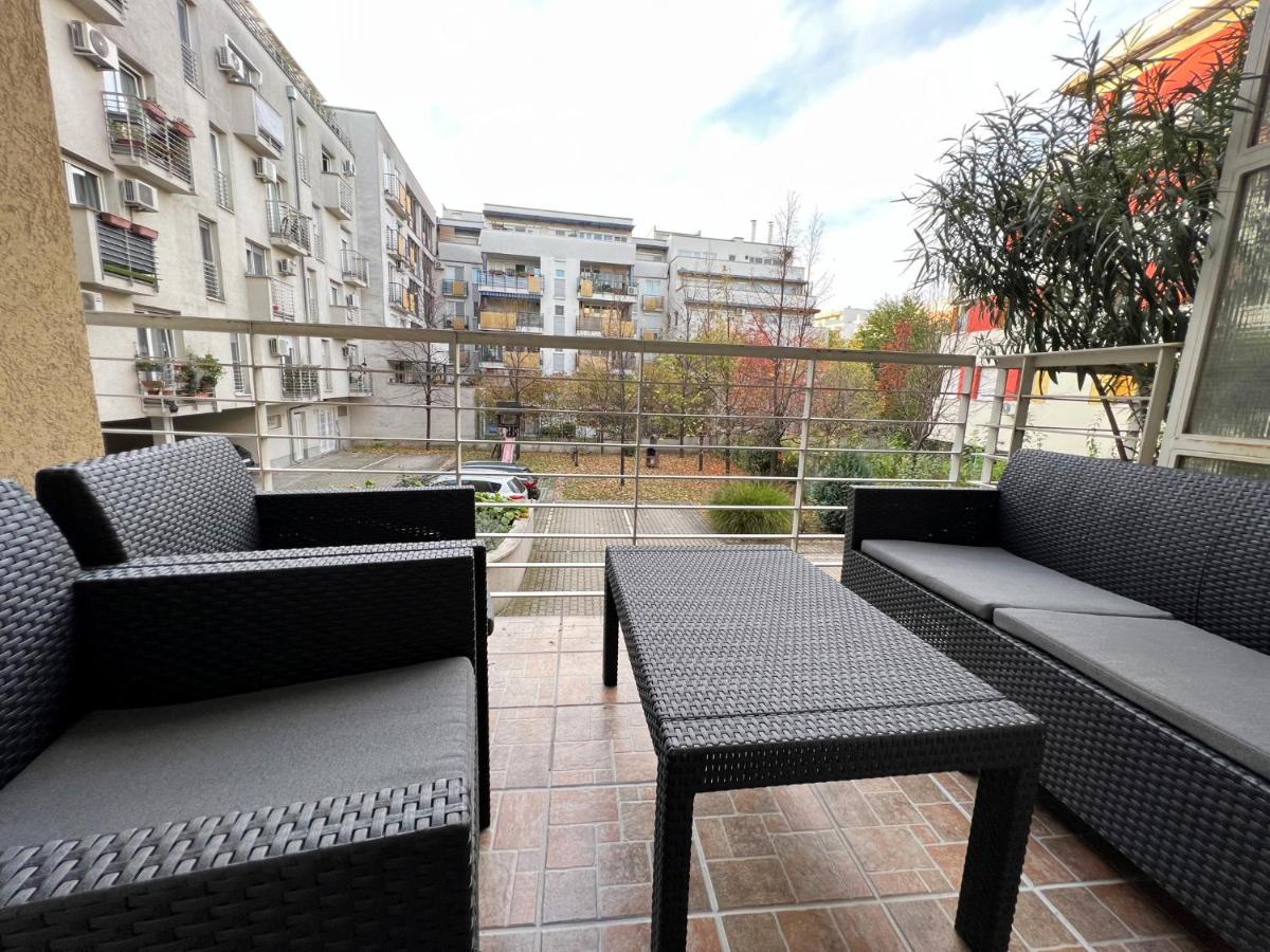 Center Budget Apartment Inside Free Parking Self Check-In Free Streaming Ac Balcony ブダペスト エクステリア 写真